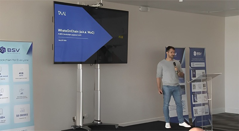 Matija Hanzevacki presenting WhatsOnChain at BSV DevCon 2024 in ExCeL London